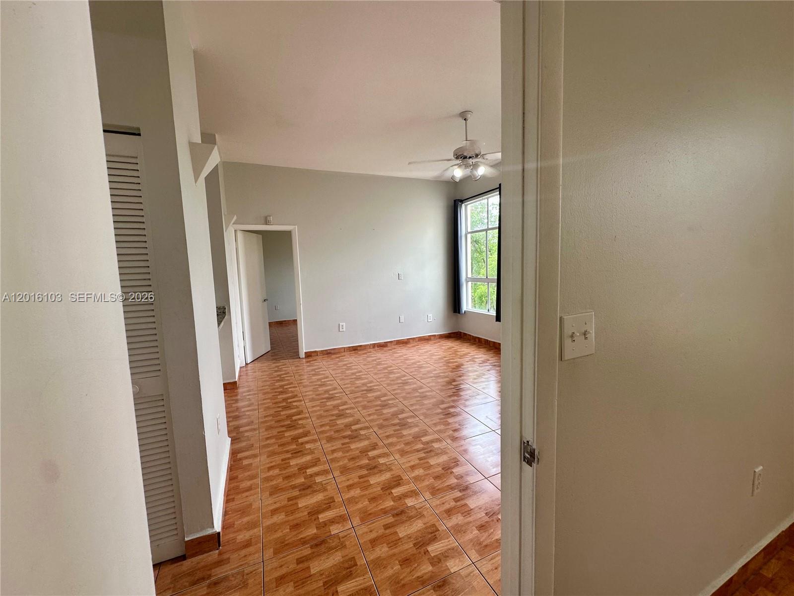 ROYAL PALMS CONDO - Residential