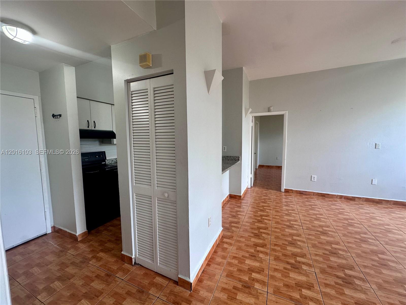 ROYAL PALMS CONDO - Residential