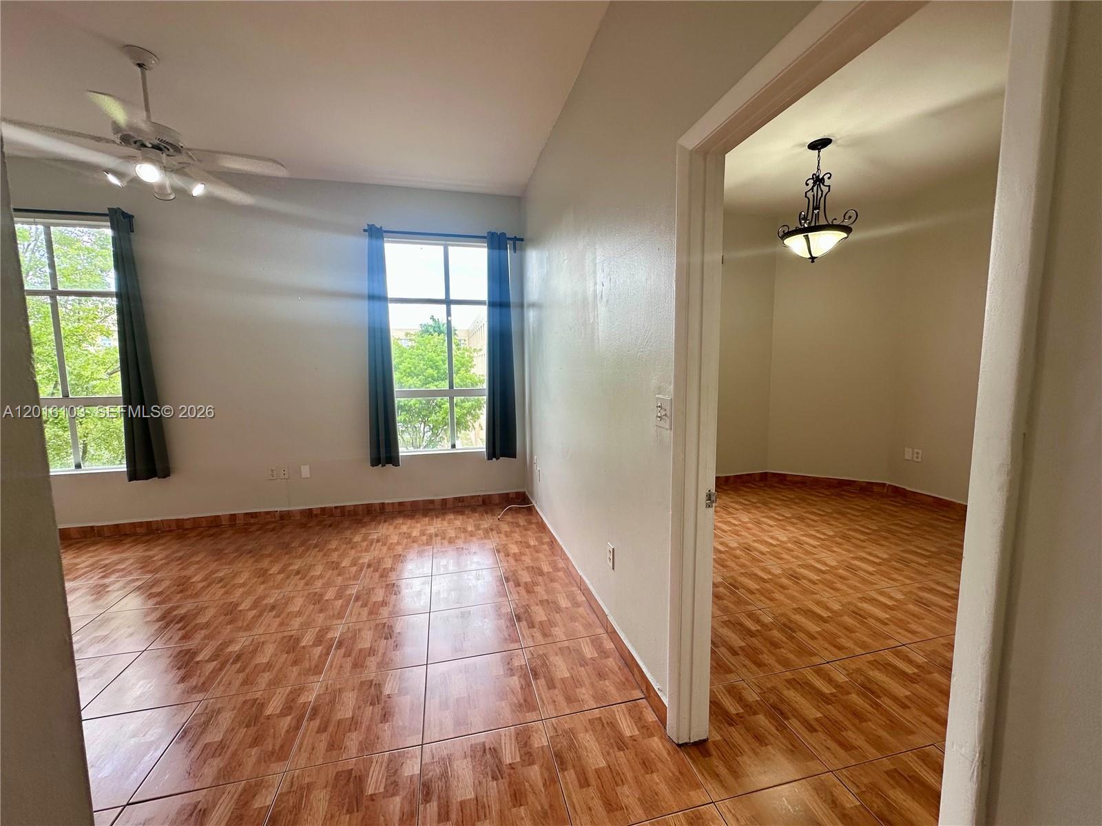 ROYAL PALMS CONDO - Residential