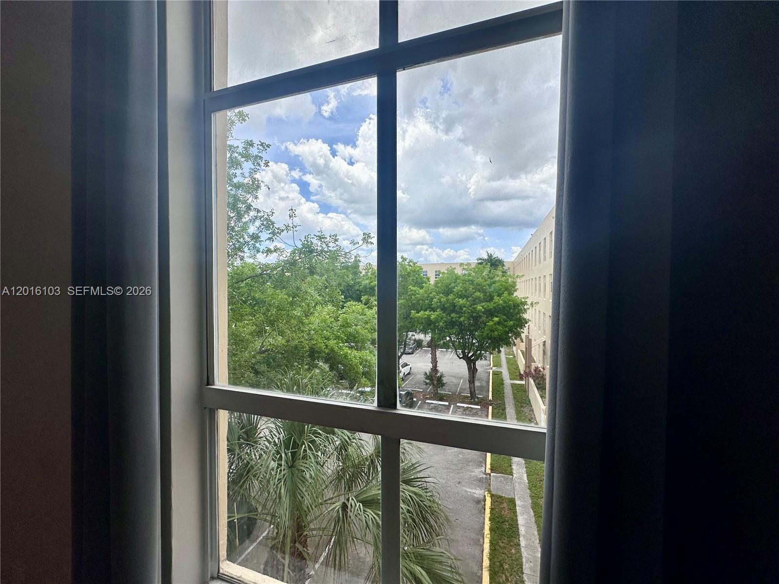 ROYAL PALMS CONDO - Residential