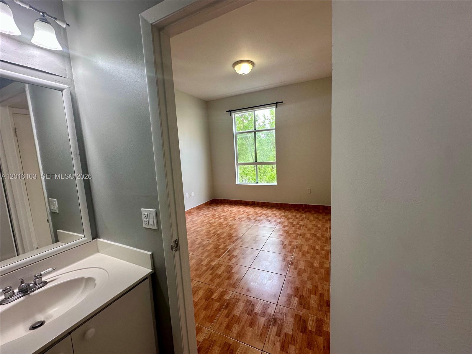 ROYAL PALMS CONDO - Residential