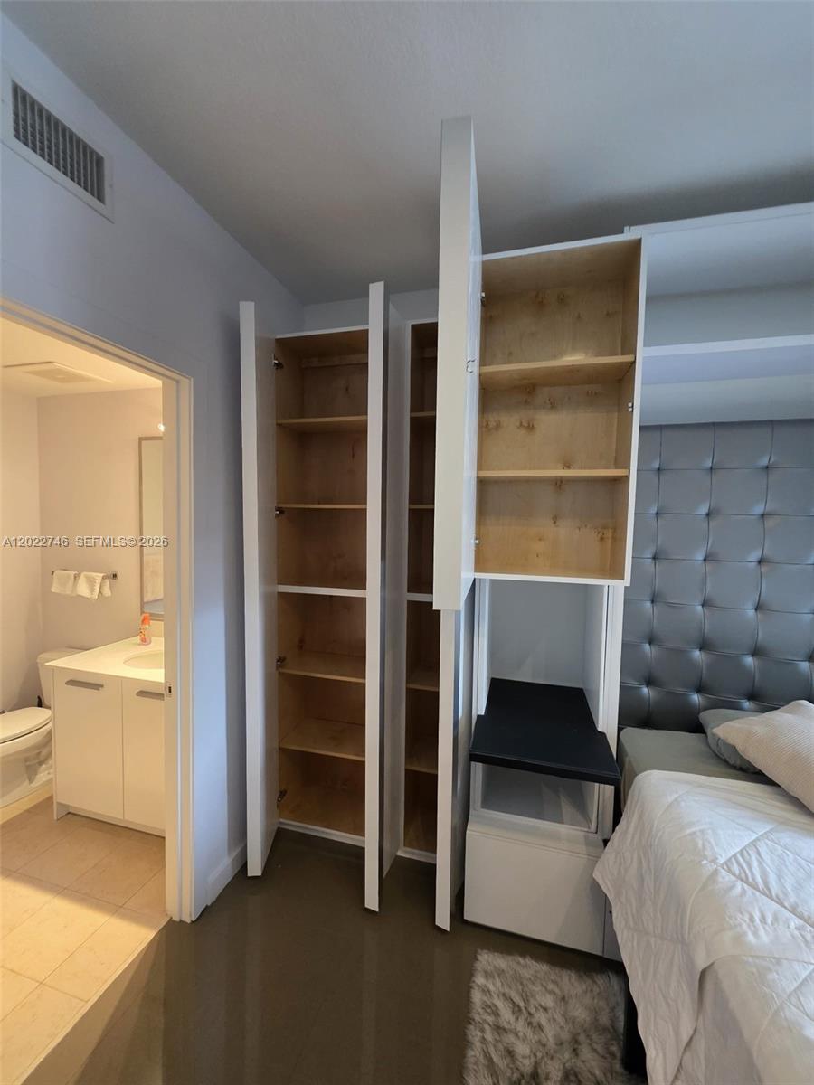 1060 Brickell Ave 2201