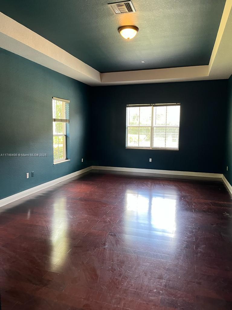 CHARLESTON OAKS - Residential Lease