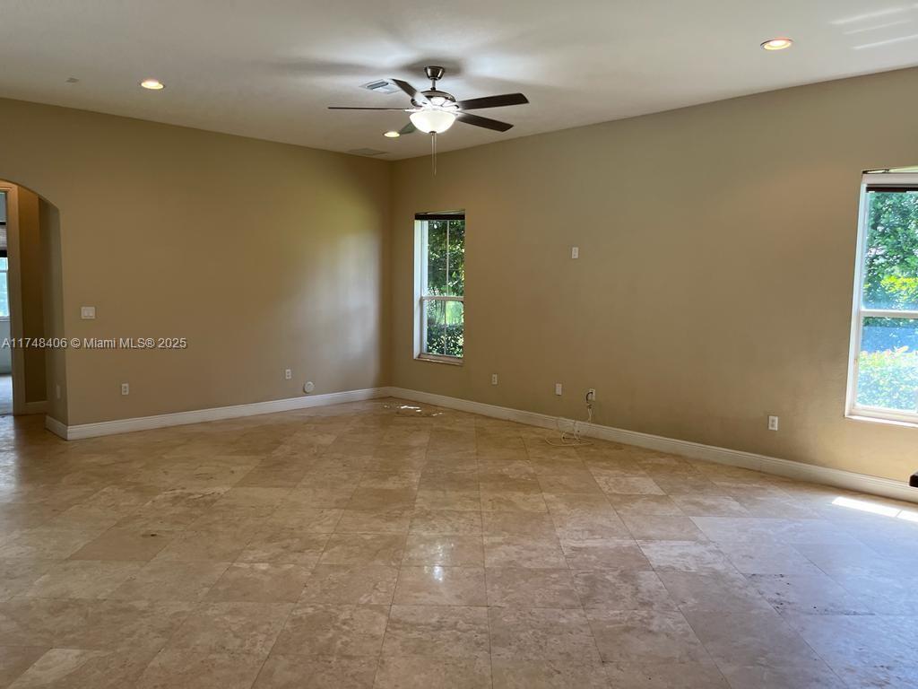CHARLESTON OAKS - Residential Lease