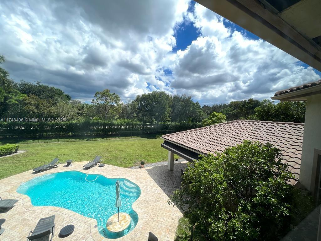 CHARLESTON OAKS - Residential Lease