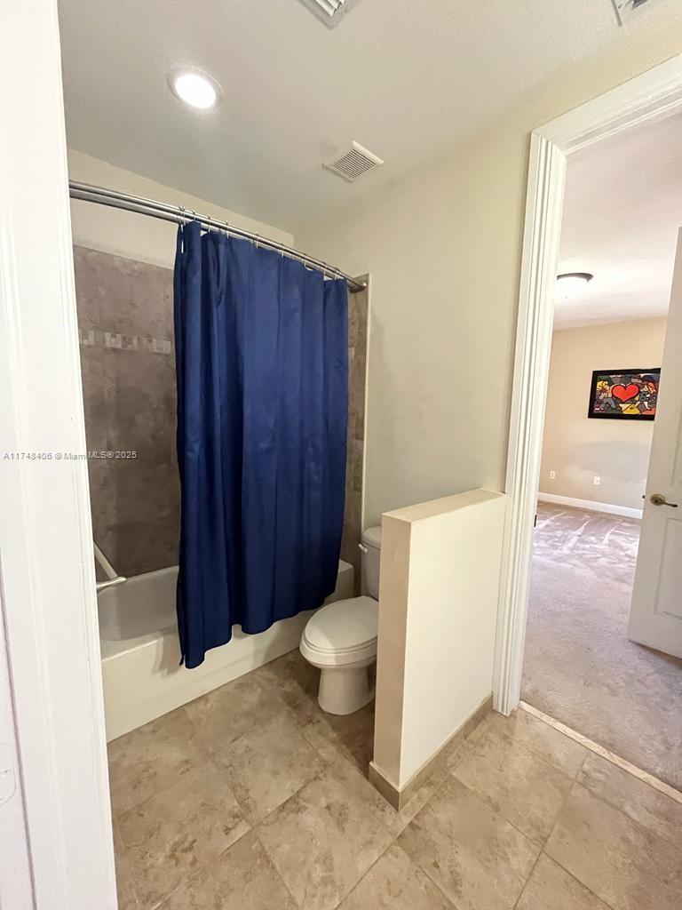 CHARLESTON OAKS - Residential Lease