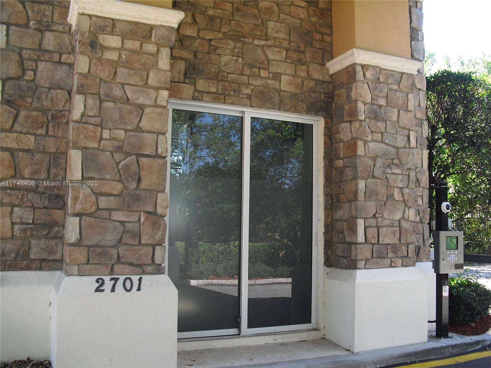 2750 E Jockey Cir E