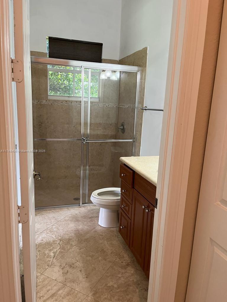 CHARLESTON OAKS - Residential Lease