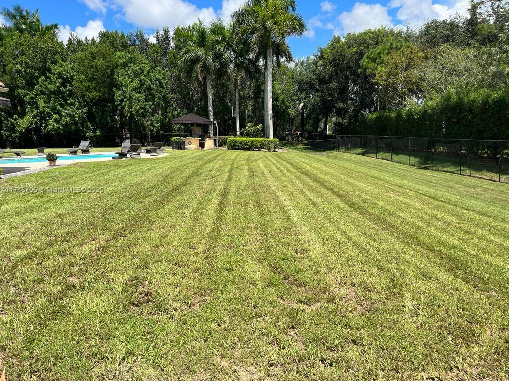 CHARLESTON OAKS - Residential Lease