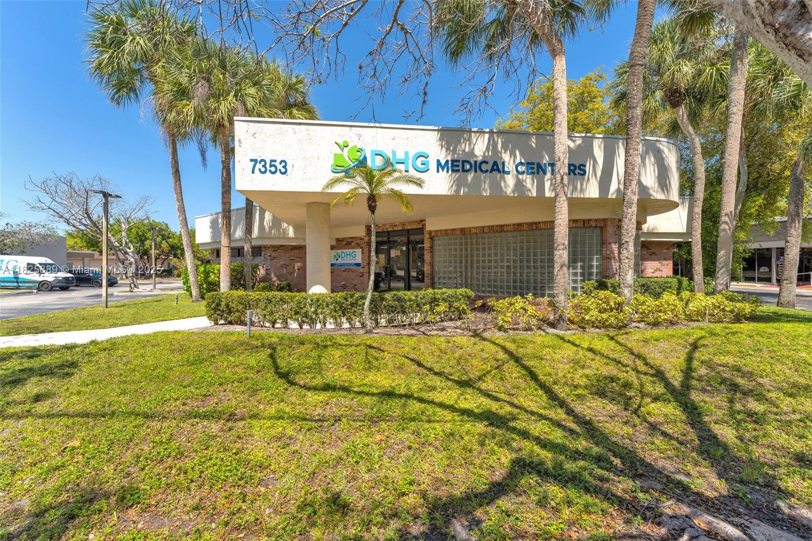 7353 NW 4th St