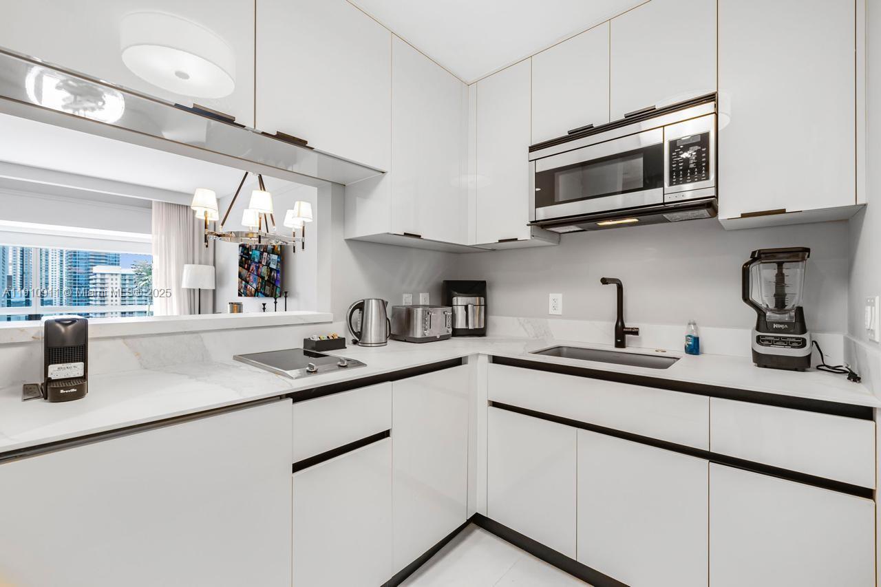 MILLENNIUM TOWER CONDOMIN - Residential Lease