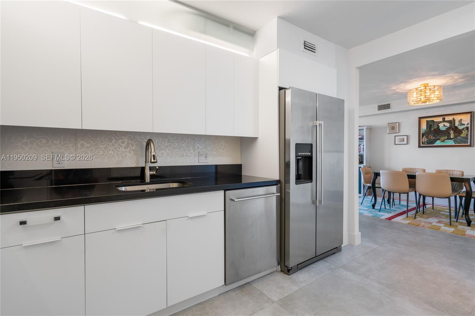 5750 Collins Ave 15E