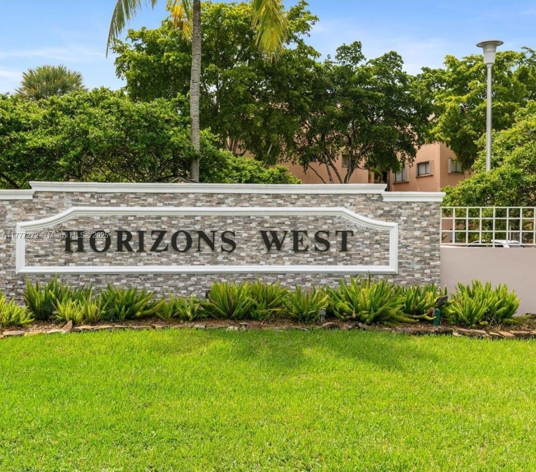 HORIZONS WEST CONDO #2 - Residential