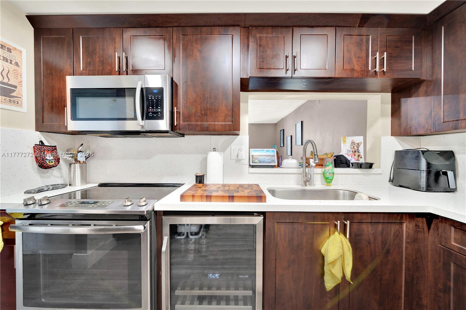 HORIZONS WEST CONDO #2 - Residential