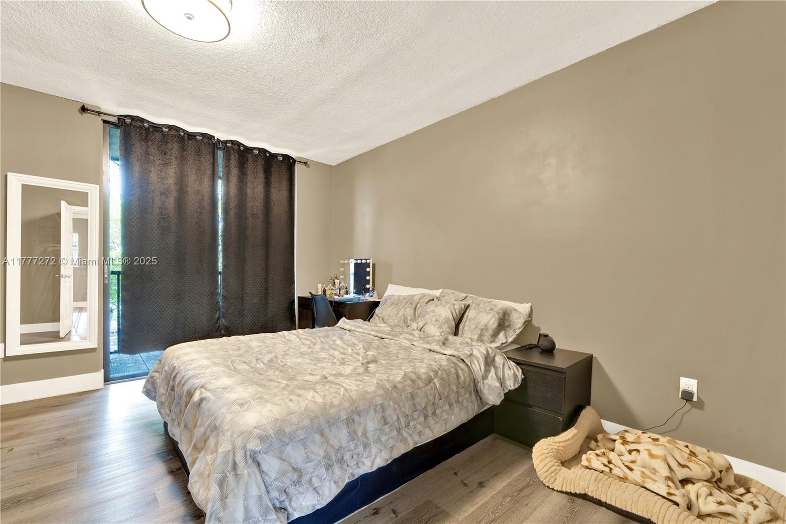 HORIZONS WEST CONDO #2 - Residential