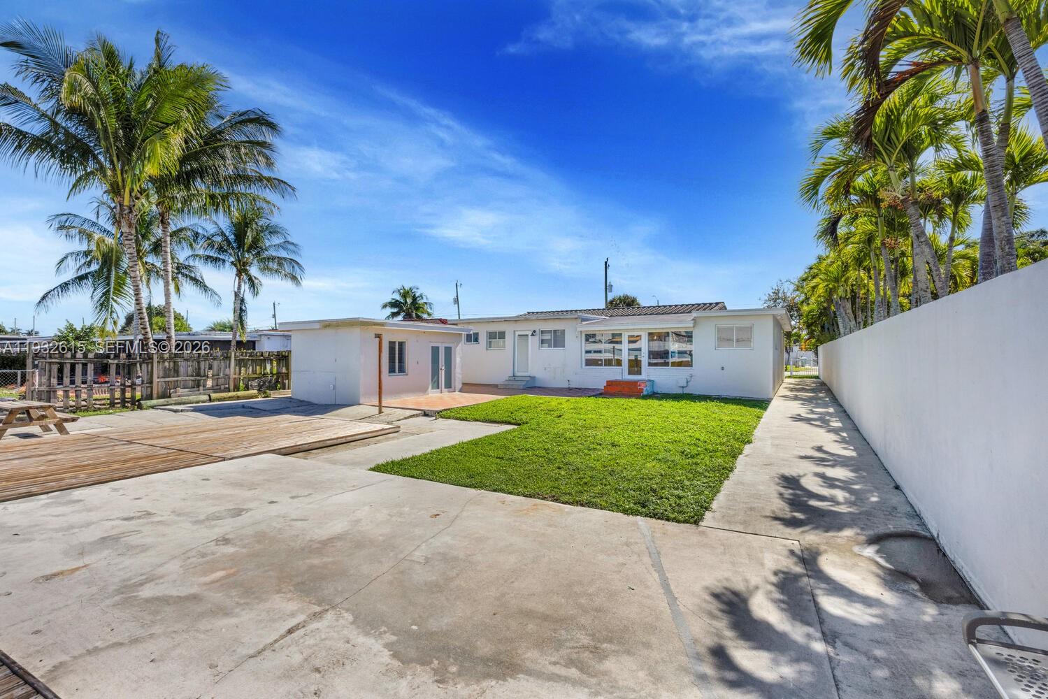 GRAPELAND HEIGHTS 2ND SEC - Residential