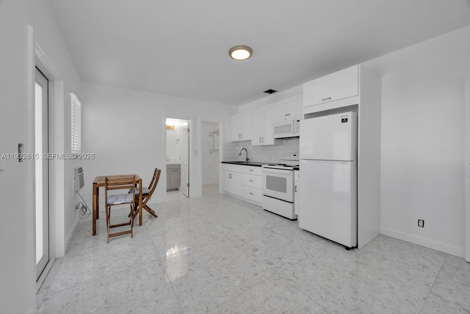 GRAPELAND HEIGHTS 2ND SEC - Residential