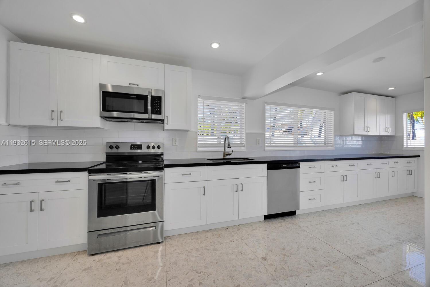 GRAPELAND HEIGHTS 2ND SEC - Residential