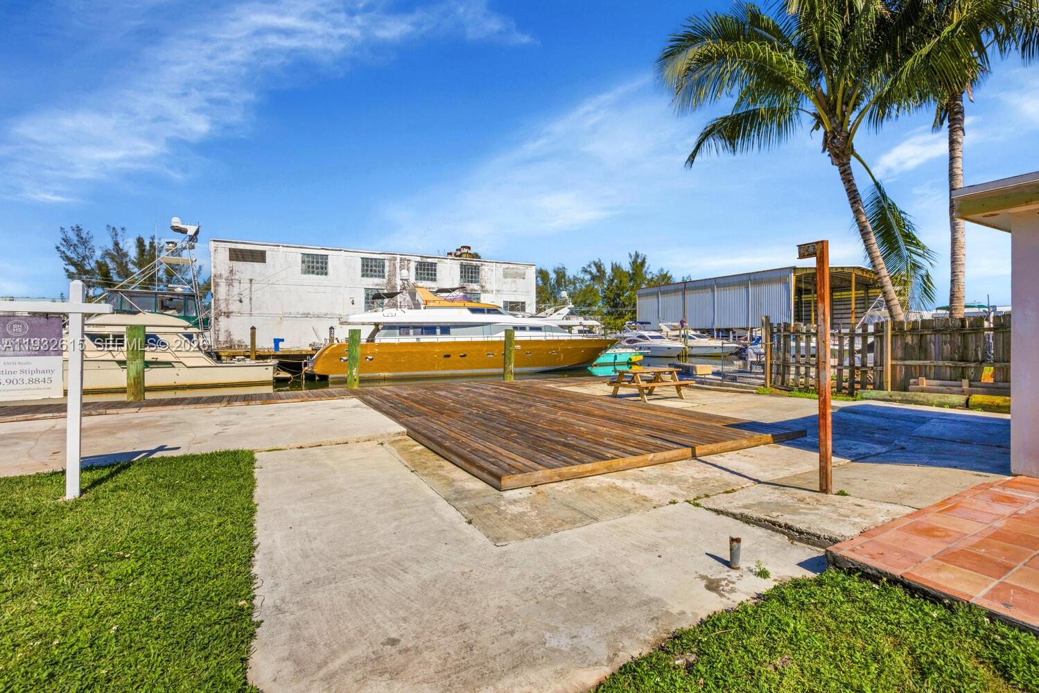 GRAPELAND HEIGHTS 2ND SEC - Residential