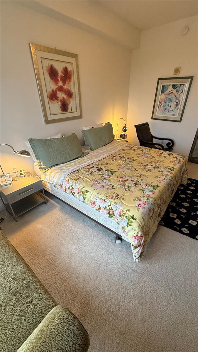 RADIUS CONDO - Residential