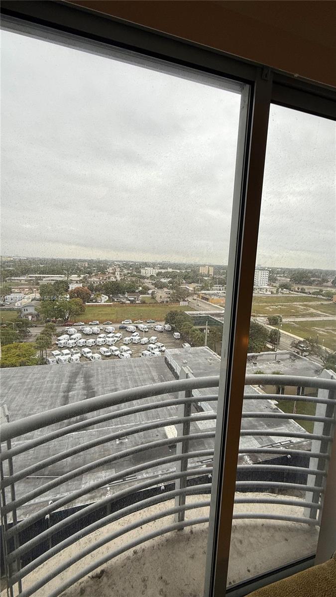 RADIUS CONDO - Residential