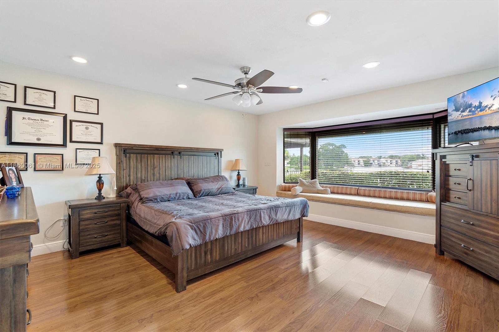 MIAMI LAKES LAKE MARTHA S - Residential