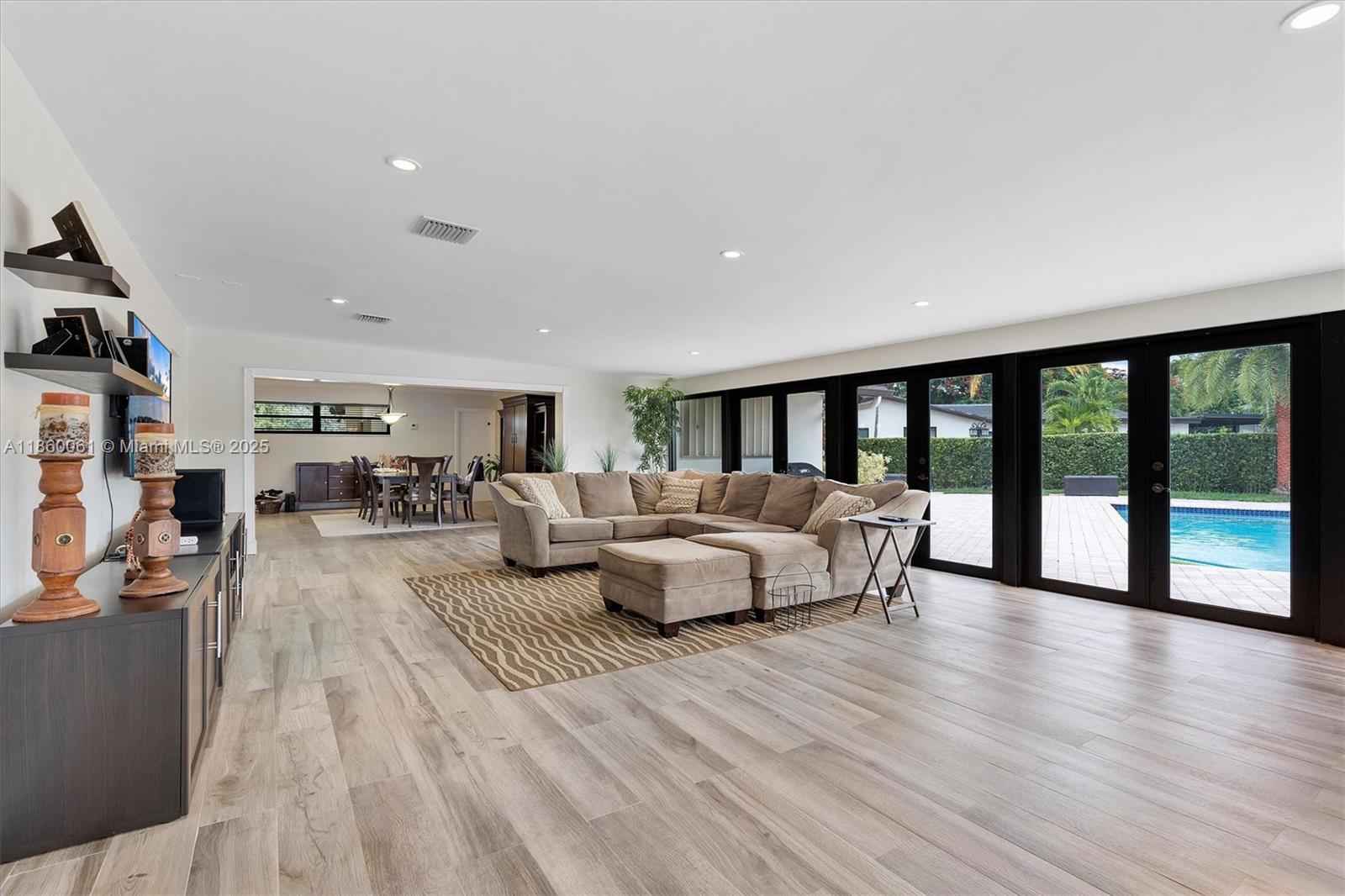 MIAMI LAKES LAKE MARTHA S - Residential