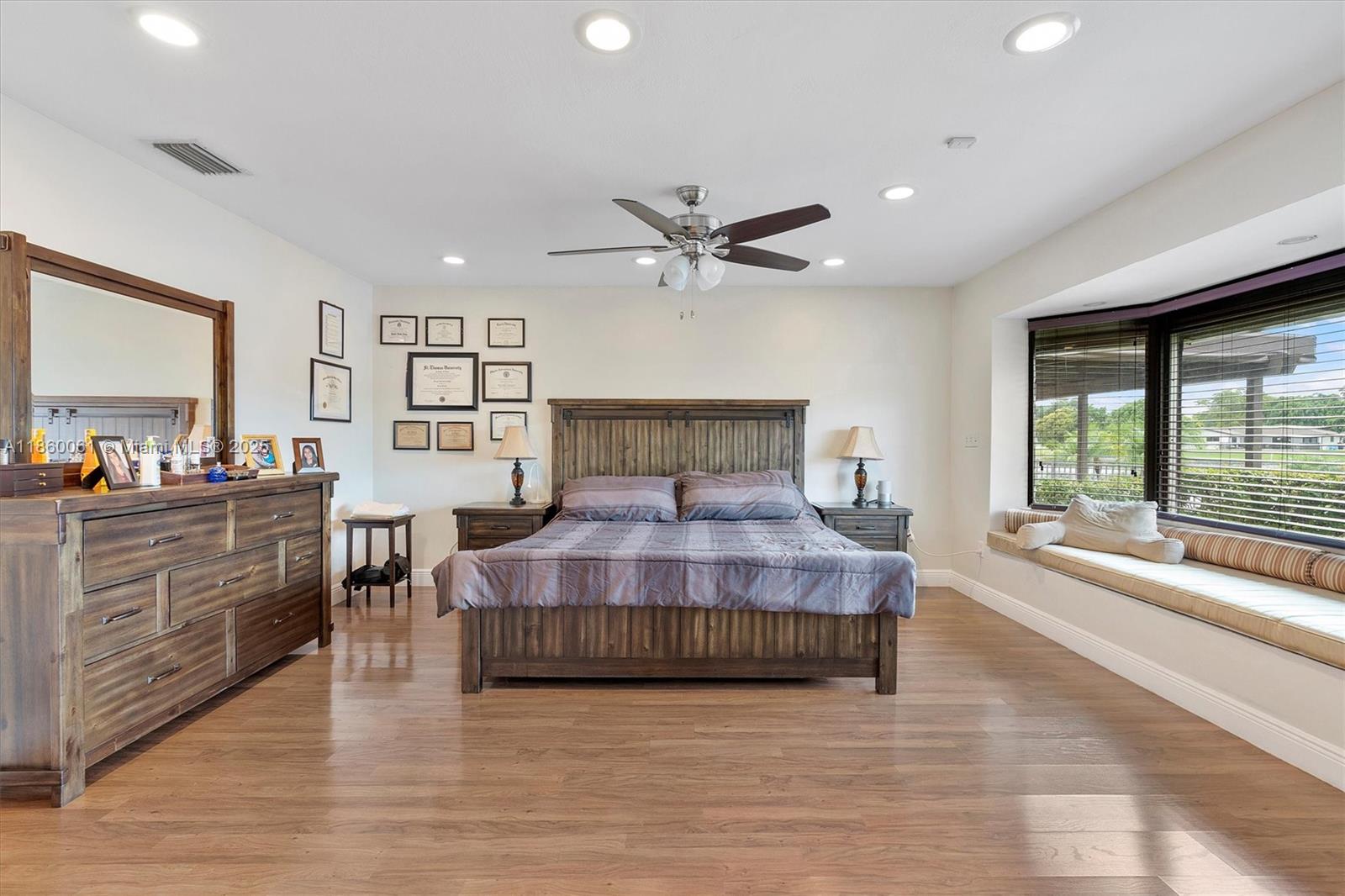 MIAMI LAKES LAKE MARTHA S - Residential