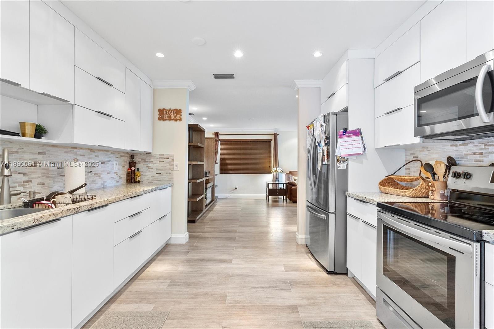 MIAMI LAKES LAKE MARTHA S - Residential