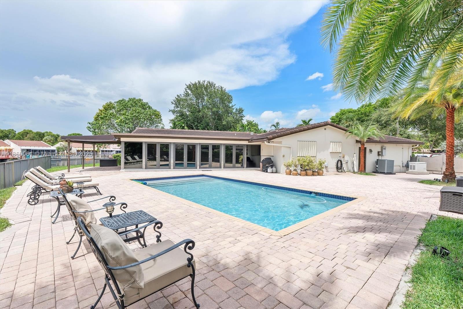 MIAMI LAKES LAKE MARTHA S - Residential