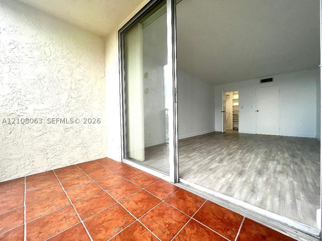 701 Three Islands Blvd 315