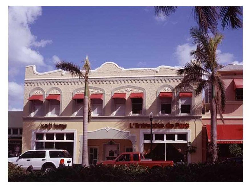 1,000SF OFFICE LOFT on charming street! Building has Tele-Key Pad Dial-Up allowing 24/7 access. 2nd Floor Walk-Up.  NO Elevator. MANY WINDOWS WITH TONS OF NATURAL LIGHT!! (but no view) VERY LONG SPACE. LARGE MAIN ROOM w/3 large  cubicles + PRIVATE OFFICE  + REAR ADMIN AREA + FULL BATH with window. CEILING 8'8". CENTRAL A/C.  Rent (mod gross) includes all triple net pass-throughs for Base Year 2015!! Electric separately metered. MANY PARKING GARAGES & LOTS NEARBY! BUT NO Parking comes w/space. Meas approx.