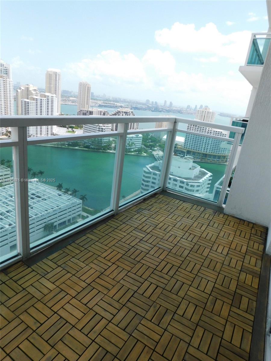 THE PLAZA - Residential Lease