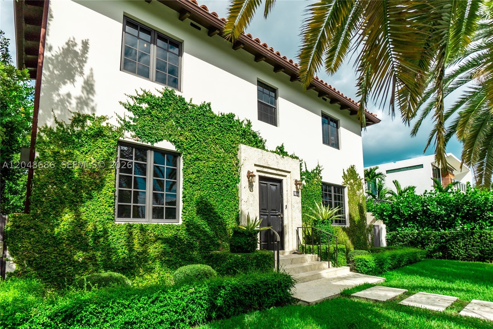 255 PALM AVENUE