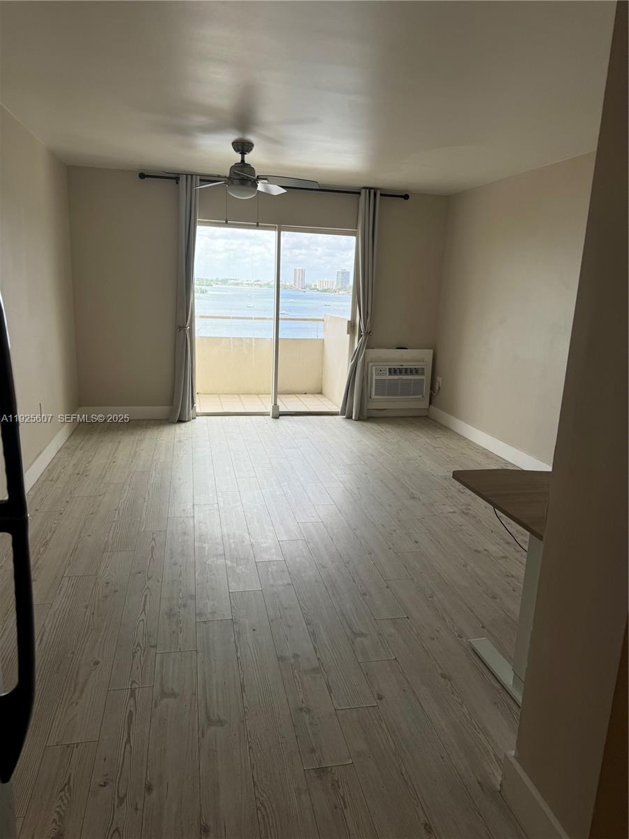 BAYSHORE YACHT & TENNIS C - Residential Lease