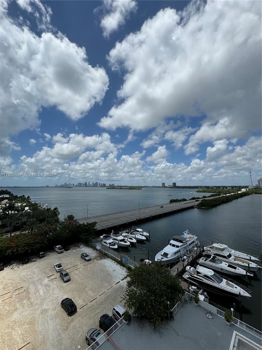 BAYSHORE YACHT & TENNIS C - Residential Lease