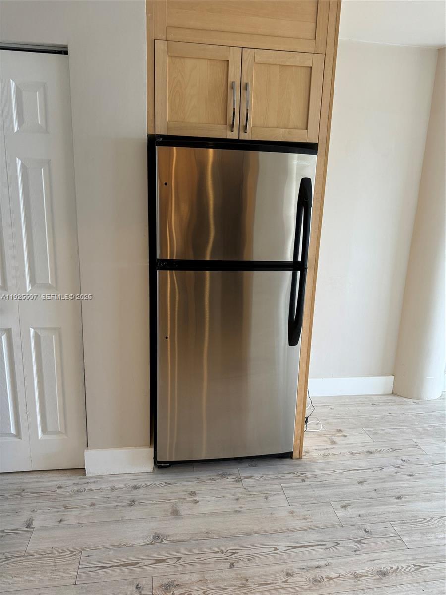 BAYSHORE YACHT & TENNIS C - Residential Lease