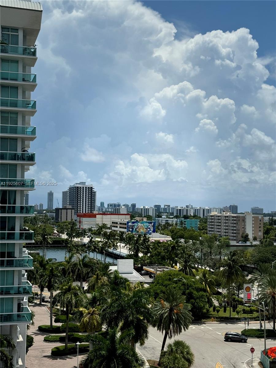 BAYSHORE YACHT & TENNIS C - Residential Lease