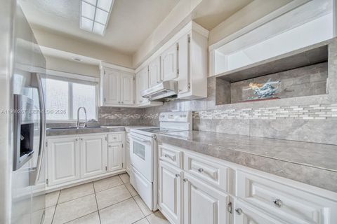 2171 SW 21st St Miami FL 33145