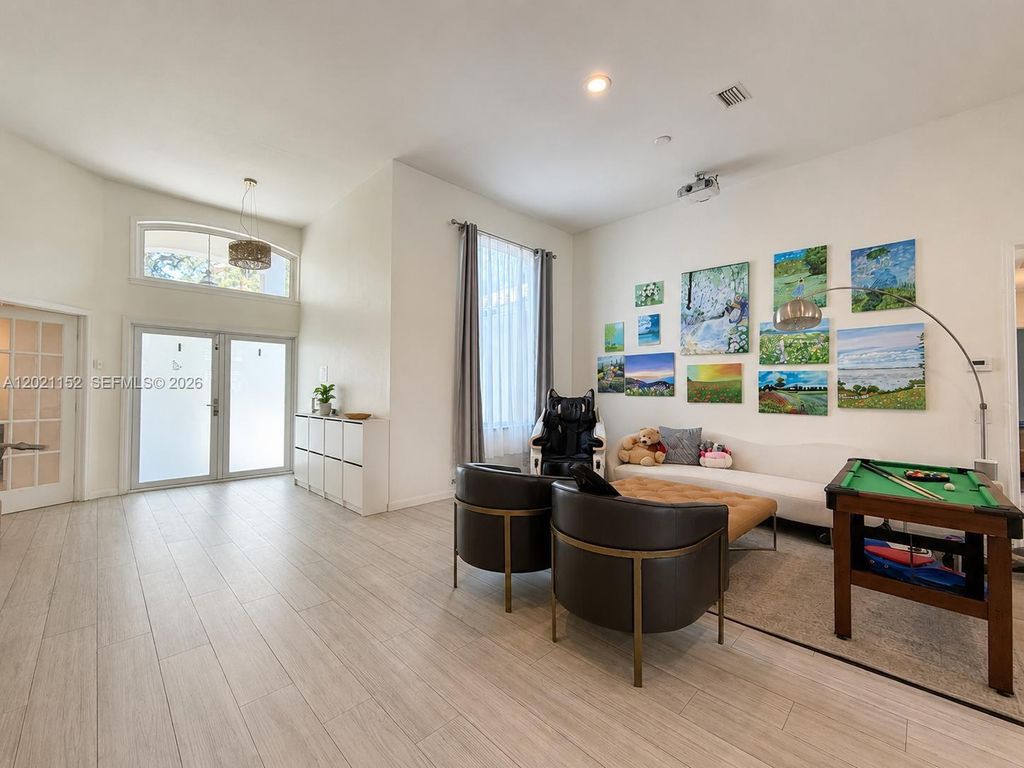 Photo of 2616 Oakbrook Ct, Weston, FL 33332 (MLS # A12021152)