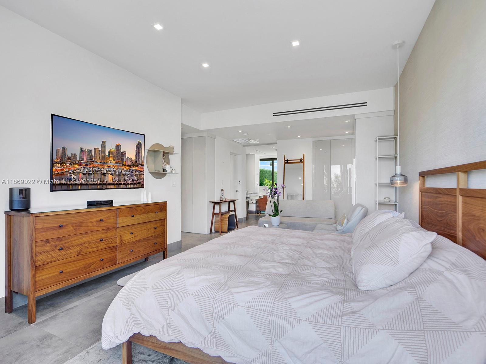 KEY COLONY NO 1 - Residential Lease