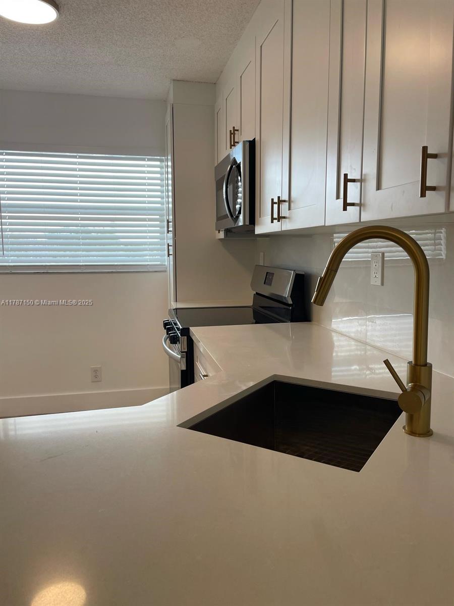 1751 NW 75th Ave 305