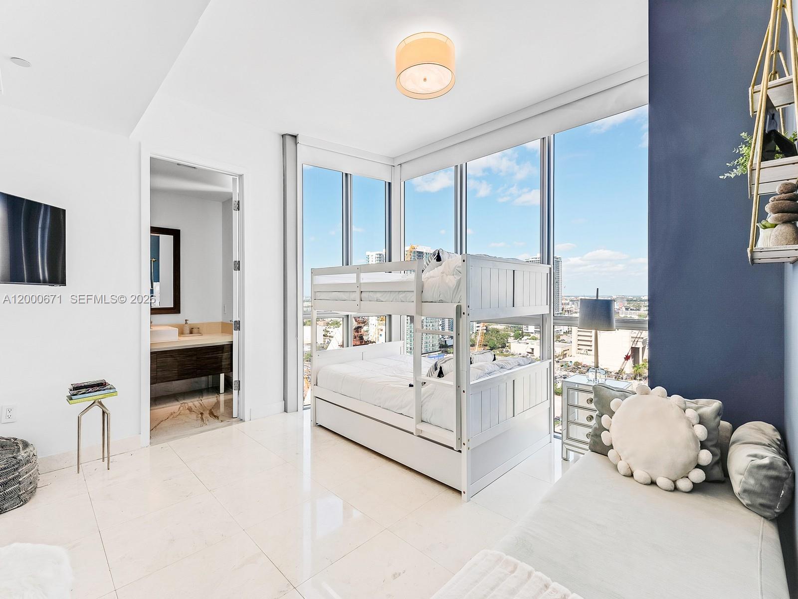 MARQUIS CONDO - Residential