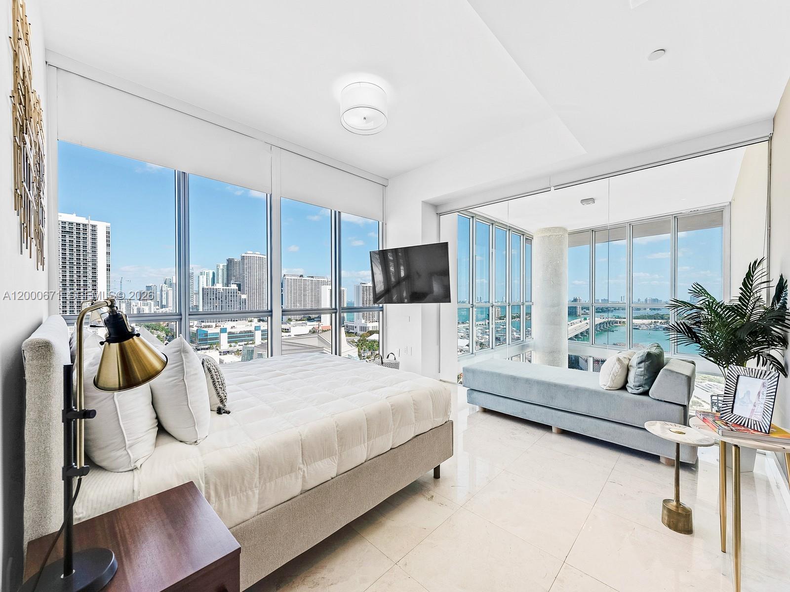 MARQUIS CONDO - Residential