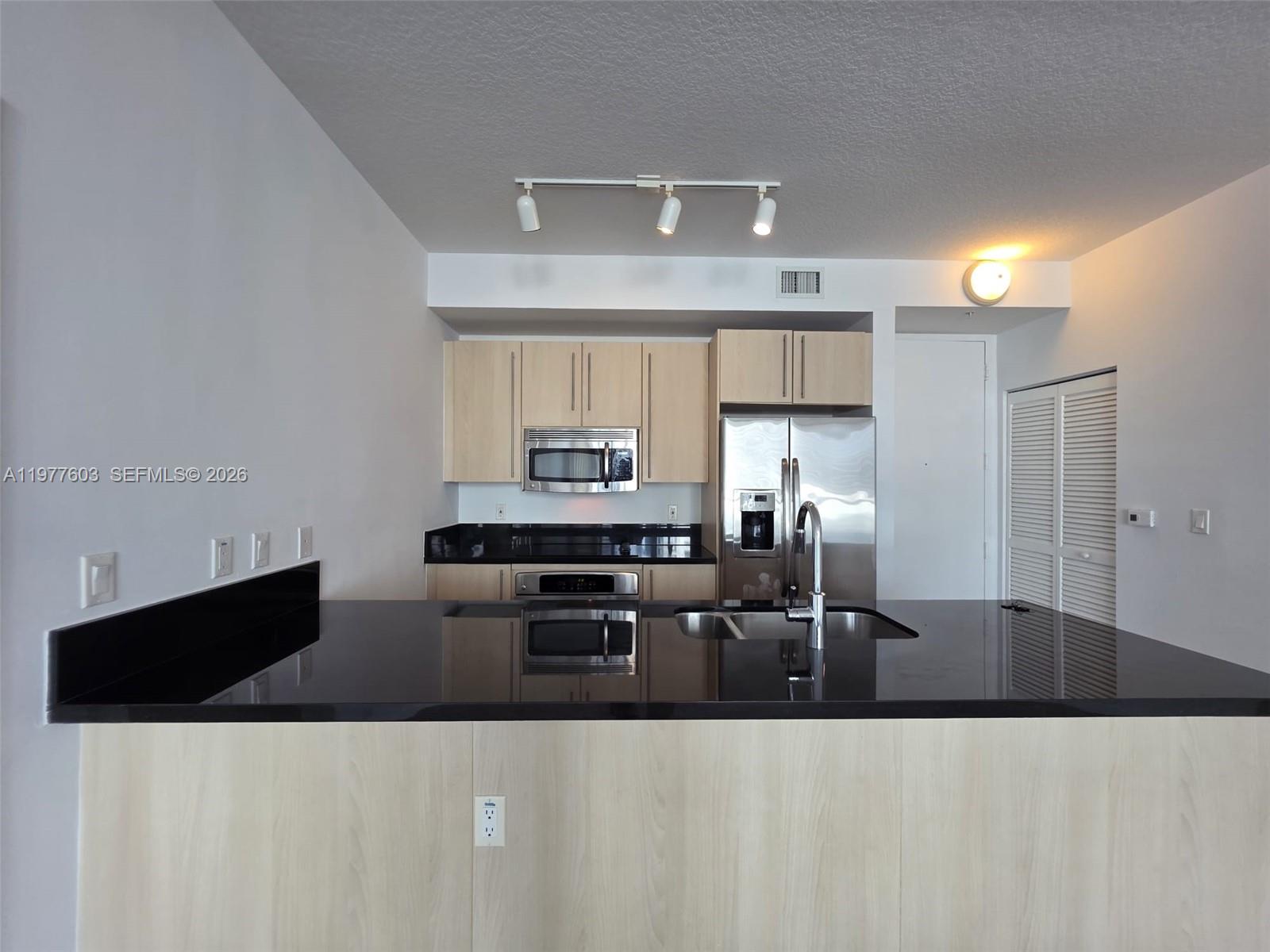 THE AXIS ON BRICKELL II C - Residential