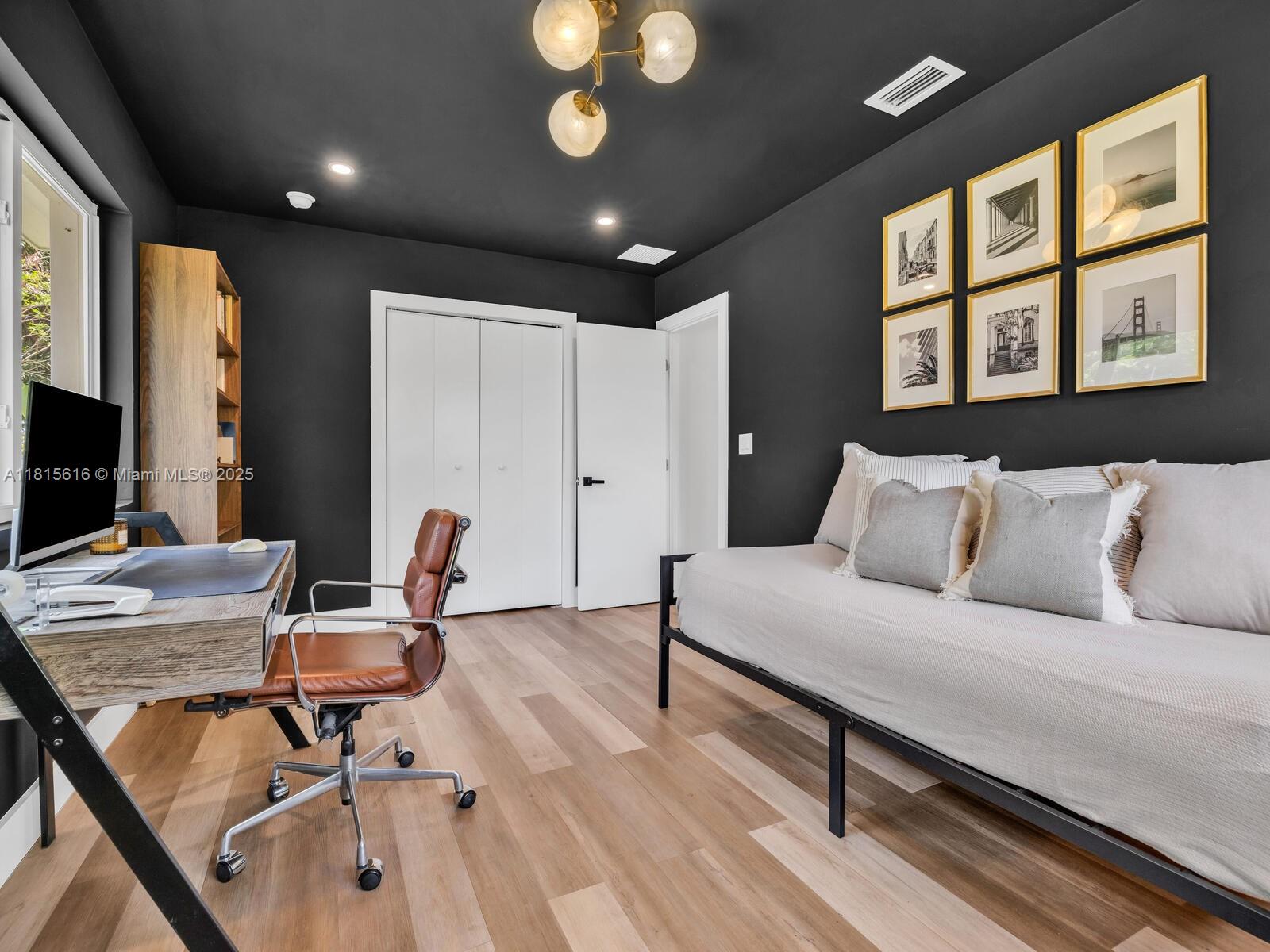 NEW MIAMI SHORES ESTATES - Residential