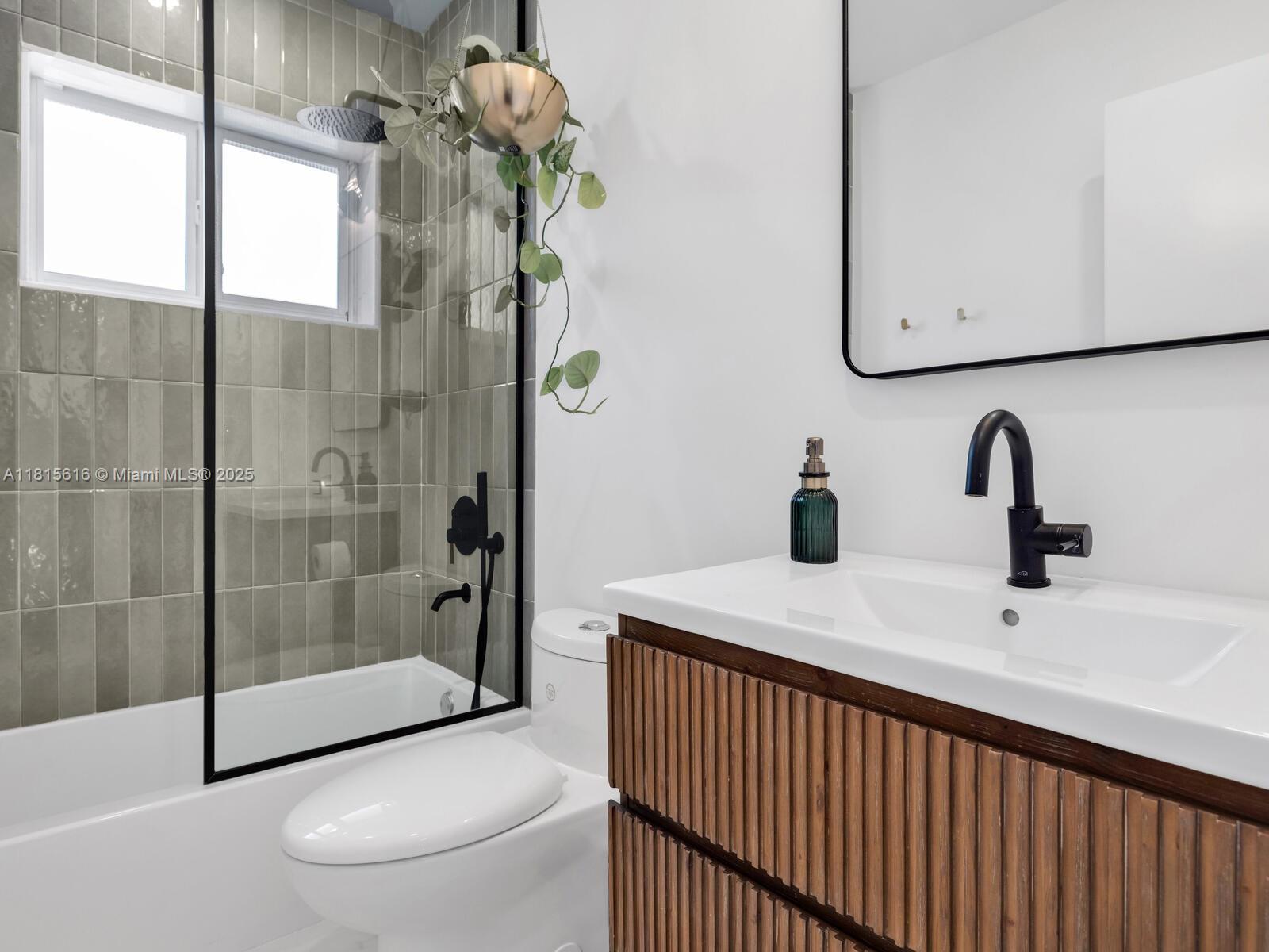 NEW MIAMI SHORES ESTATES - Residential
