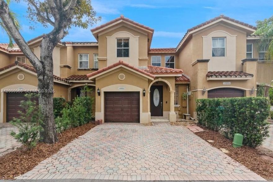 Beautifully maintained Villa Castillo 2 story 3 bedroom / 2.5 bathroom townhouse with 1 car garage and private patio. All bedrooms are located on second floor. This is a gated community with community pool. Centrally located to shopping, entertainment, schools, and expressways. Easy to show.