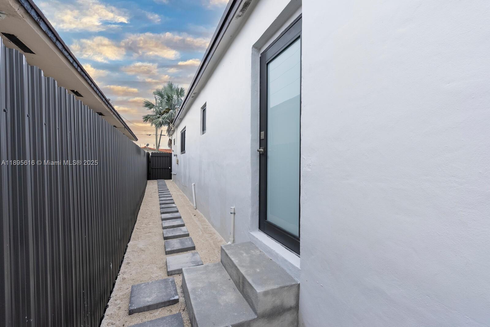 W FLAGLER PK - Residential Lease