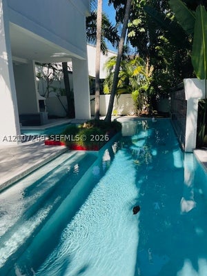 241 HARBOR DR, KEY BISCAYNE, FL 33149 - Image 80f6d41db39f5d5508d4033418bd4e4b/3184221670